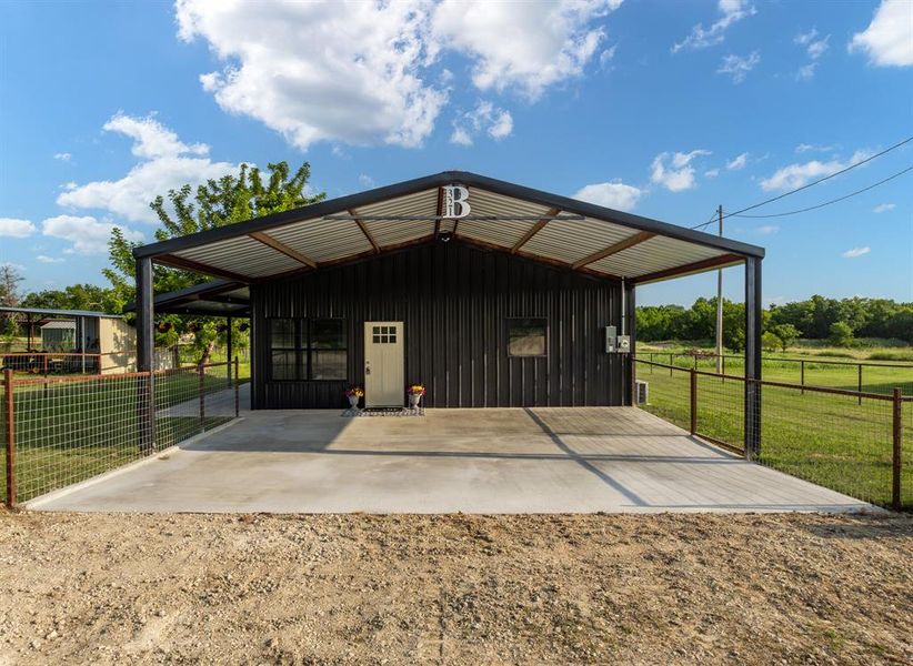 Community amenities in , Walnut Springs (Image 27).