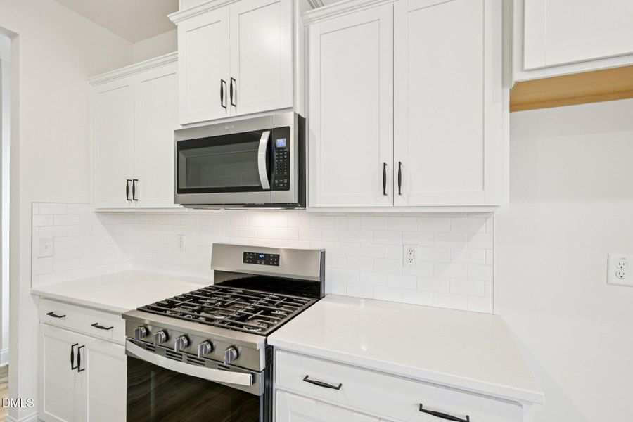 13-web-or-mls-Willow Cameron Wy-S0502-01