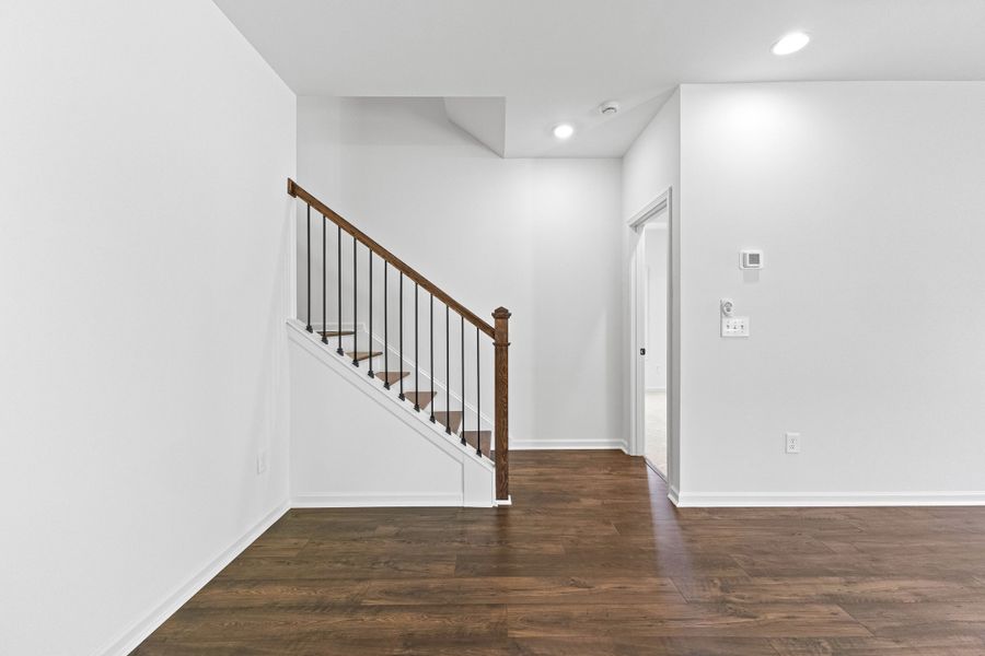 Spacious, unfurnished interior of a new home in Standing Oaks, Senoia (Image 28).