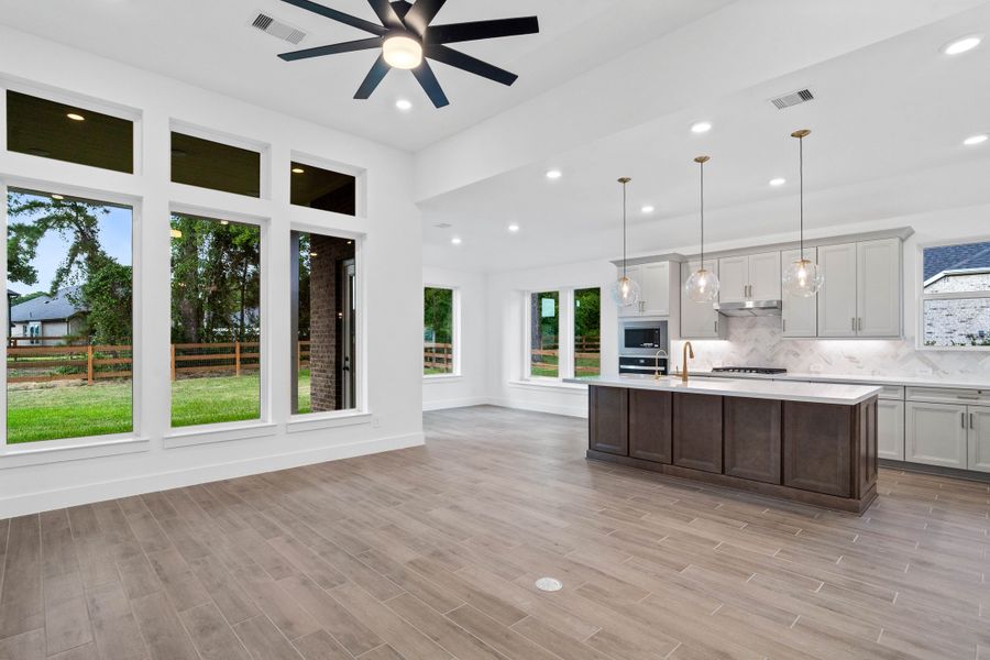 Spacious, unfurnished interior of a new home in Timber Hollow, Magnolia (Image 9).