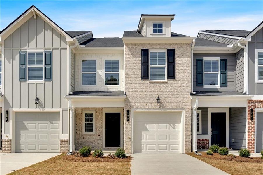 Exterior details and patio area of a home in Village Green, Adairsville (Image 1). Exterior details and patio area of a home in Village Green, Adairsville (Image 1).