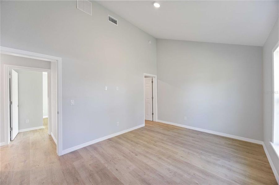 Spacious, unfurnished interior of a new home in , North Port (Image 34).