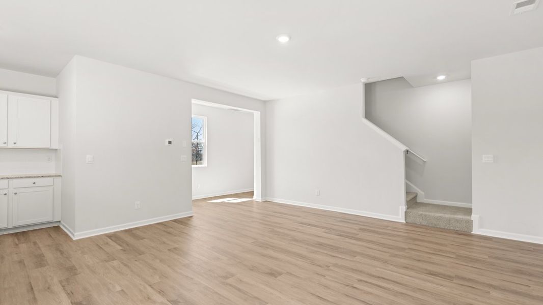 Spacious, unfurnished interior of a new home in Carlton, Douglasville (Image 18).