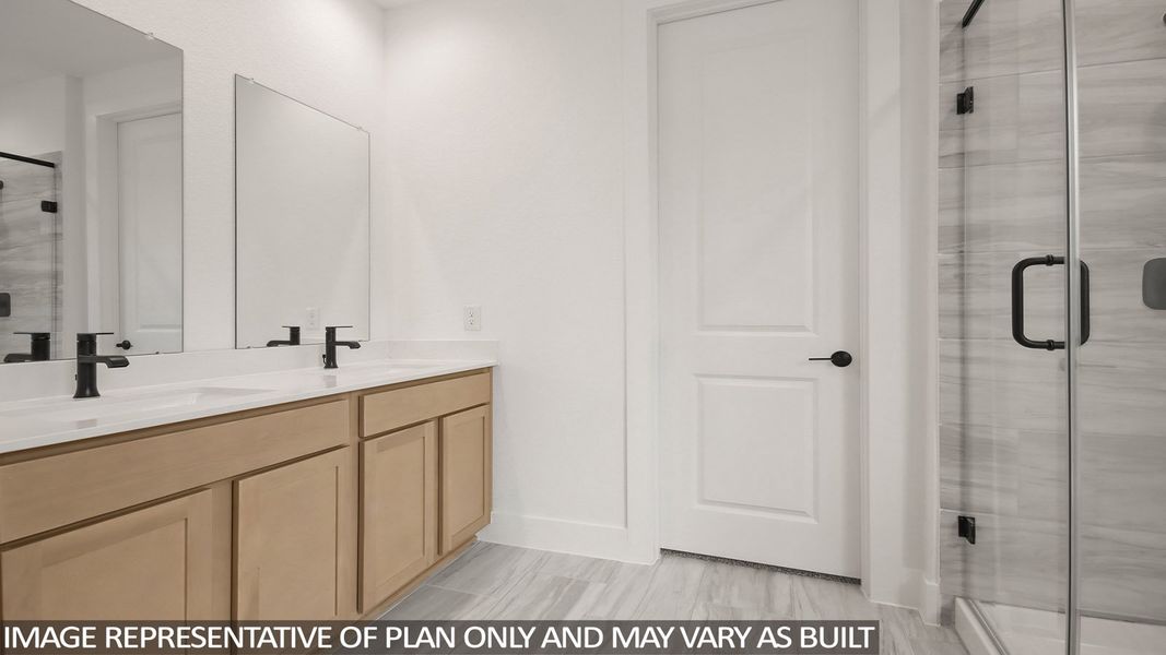 Furnished interior view inside a new home in Silverthorne, Conroe (Image 9).