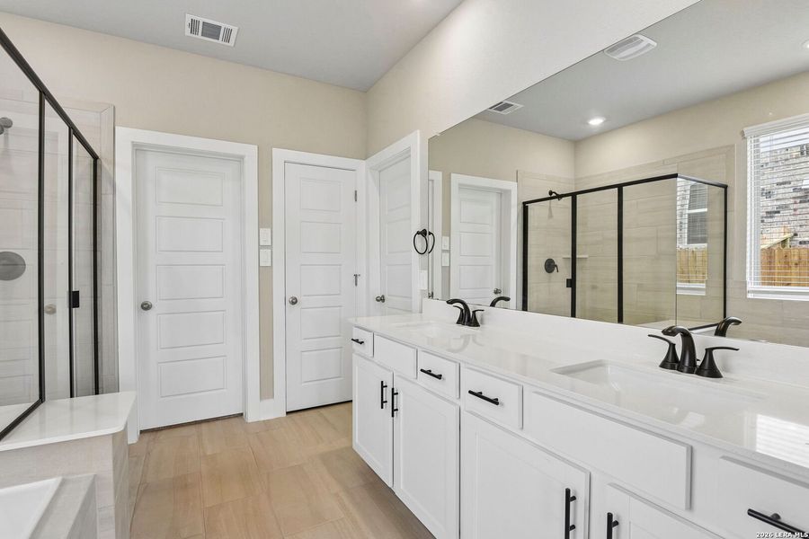 Furnished interior view inside a new home in Fox Falls, Boerne (Image 13). Furnished interior view inside a new home in Fox Falls, Boerne (Image 13).