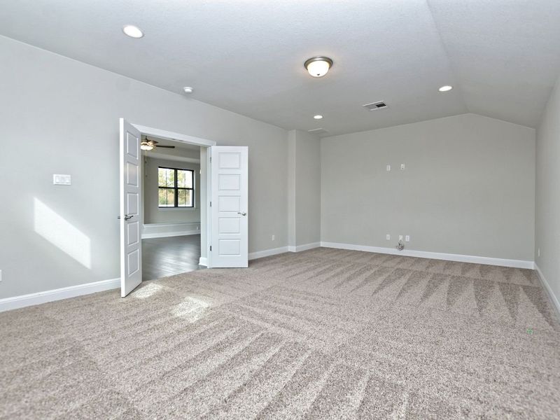 Representative unfurnished interior of a home built from the Madera II by Giddens Homes in Scofield Farms Estates, Georgetown (Image 316).