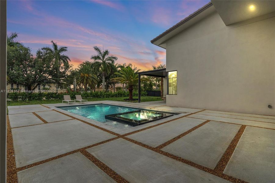 Exterior details and patio area of a home in , Davie (Image 28).