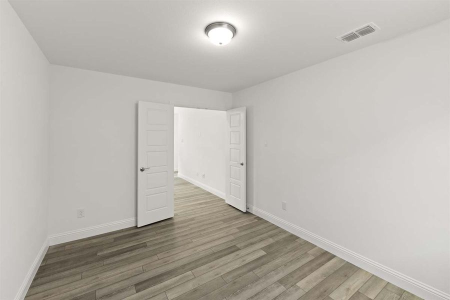 Spacious, unfurnished interior of a new home in Keeneland, Aubrey (Image 31).