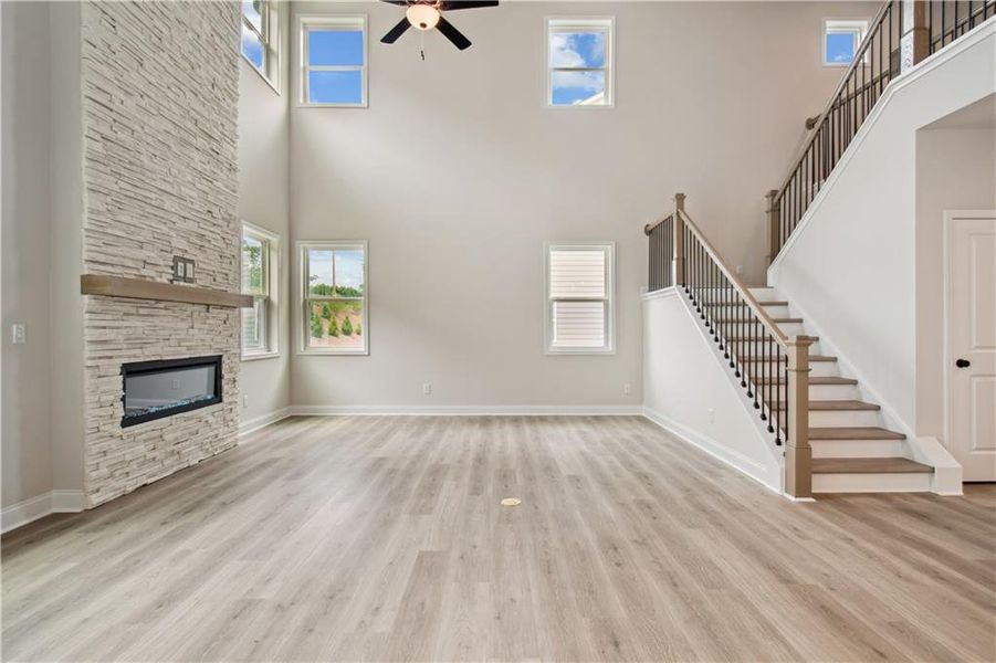 Spacious, unfurnished interior of a new home in Hillside Manor, Powder Springs (Image 11).