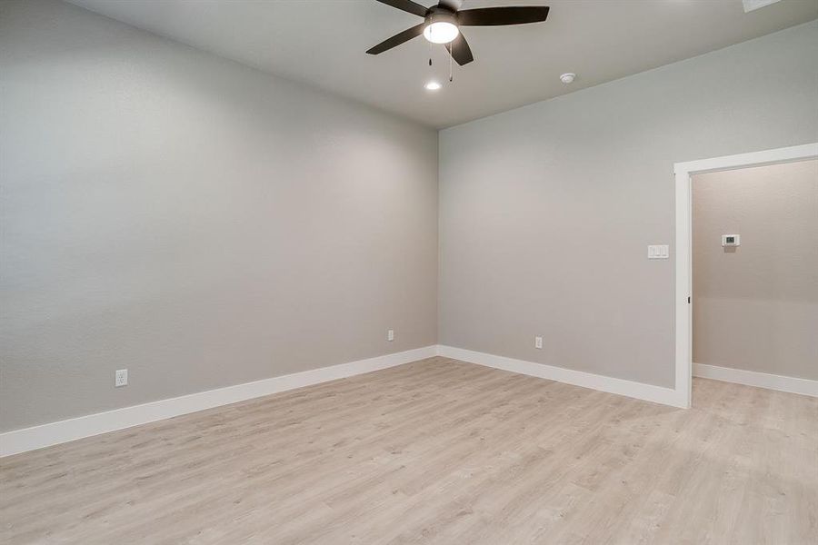 Spacious, unfurnished interior of a new home in , Bridgeport (Image 27).