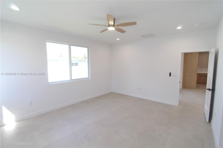 Spacious, unfurnished interior of a new home in , Miami (Image 17).