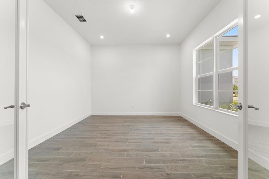 Spacious, unfurnished interior of a new home in Tradition - Seville, Port St. Lucie (Image 7).