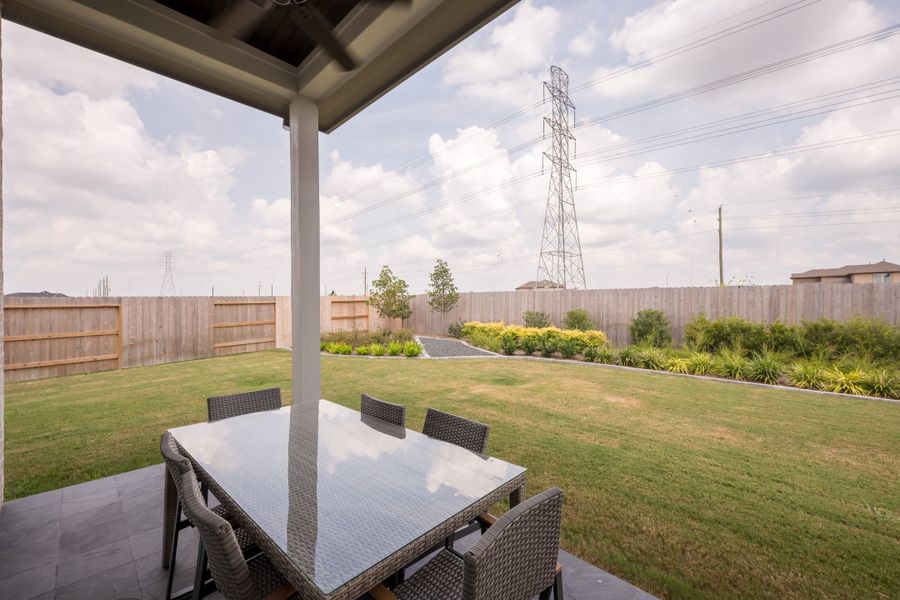 Representative exterior details of a home built from the Cormorant by Tri Pointe Homes in Trillium, Richmond (Image 20).