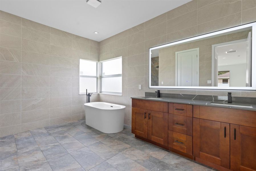 Furnished interior view inside a new home in , Port St. Lucie (Image 12).