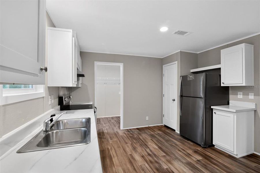 Furnished interior view inside a new home in , Crystal River (Image 4).