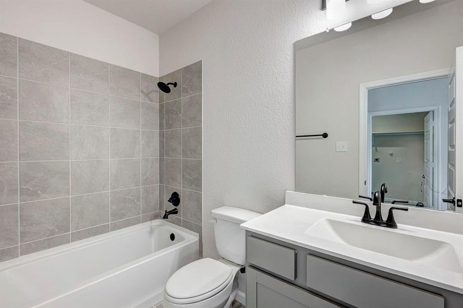 The Davenport II Hall Bath