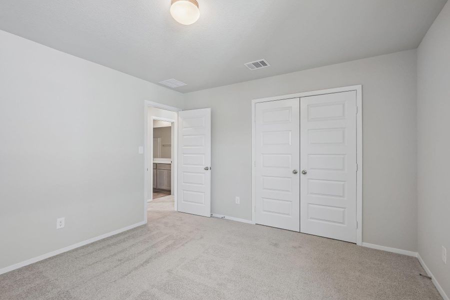 Spacious, unfurnished interior of a new home in Edgebrooke, Pflugerville (Image 25). Spacious, unfurnished interior of a new home in Edgebrooke, Pflugerville (Image 25).