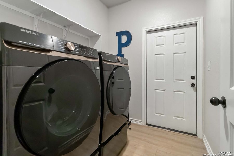 Close-up of interior finishes inside a home in , Devine (Image 20). Close-up of interior finishes inside a home in , Devine (Image 20).