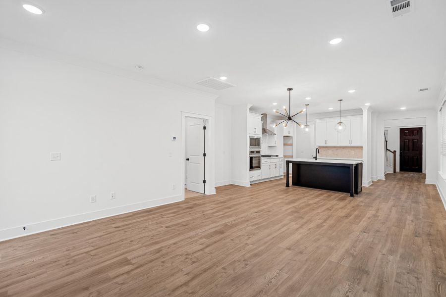 Spacious, unfurnished interior of a new home in Sweetgrass Station, Summerville (Image 12).