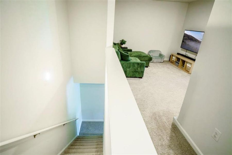 Spacious, unfurnished interior of a new home in Rolling Meadows, Jasper (Image 22).