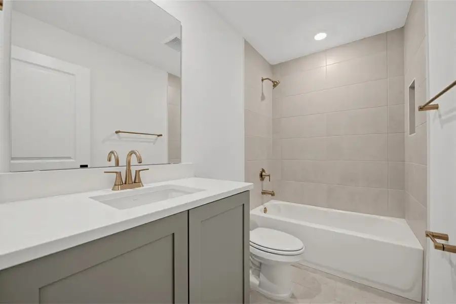 Furnished interior view inside a new home in Trailside, Mount Dora (Image 10).