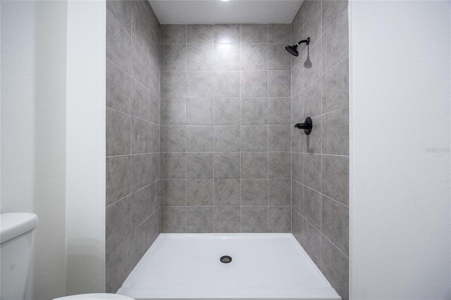 Furnished interior view inside a new home in , Ocklawaha (Image 6).