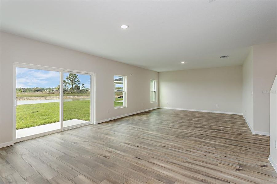 Spacious, unfurnished interior of a new home in Scenic Terrace, Haines City (Image 42).