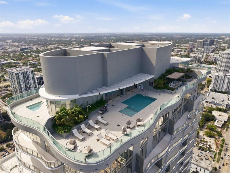 Condo located in Miami, FL showcasing its design and architecture (Image 42).