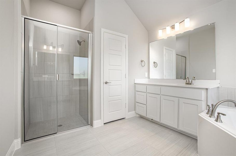 Furnished interior view inside a new home in , Waxahachie (Image 10).