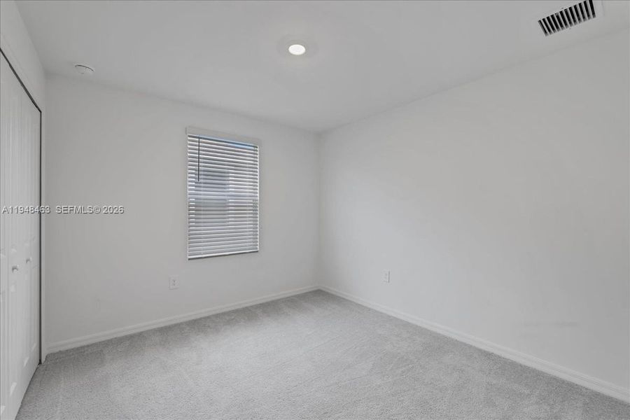 Spacious, unfurnished interior of a new home in , Lehigh Acres (Image 20).