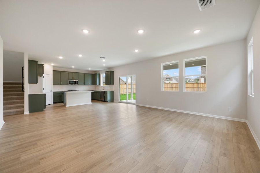 Spacious, unfurnished interior of a new home in Berry Creek Highlands, Georgetown (Image 31).