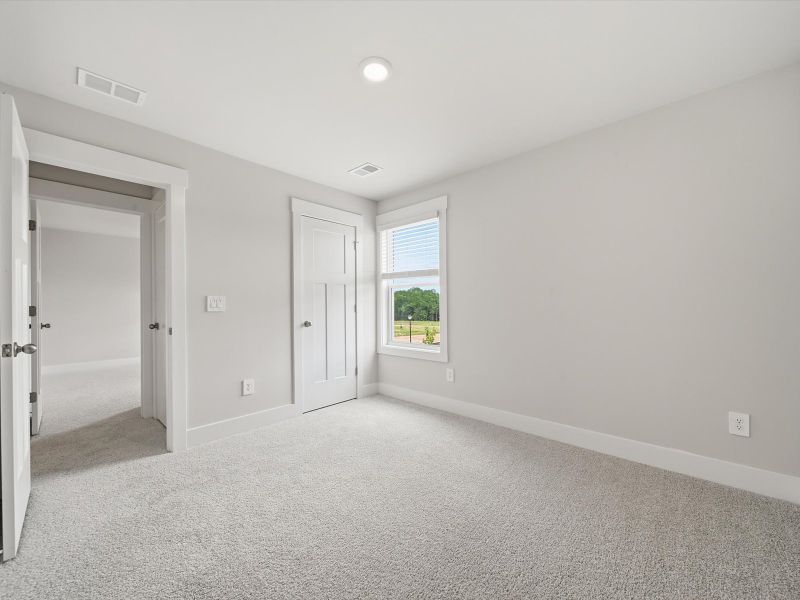 Spacious, unfurnished interior of a new home in Crossing at Abner Creek, Greer (Image 17).