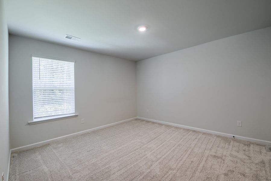 Spacious, unfurnished interior of a new home in Stone Ridge, Moncks Corner (Image 34).