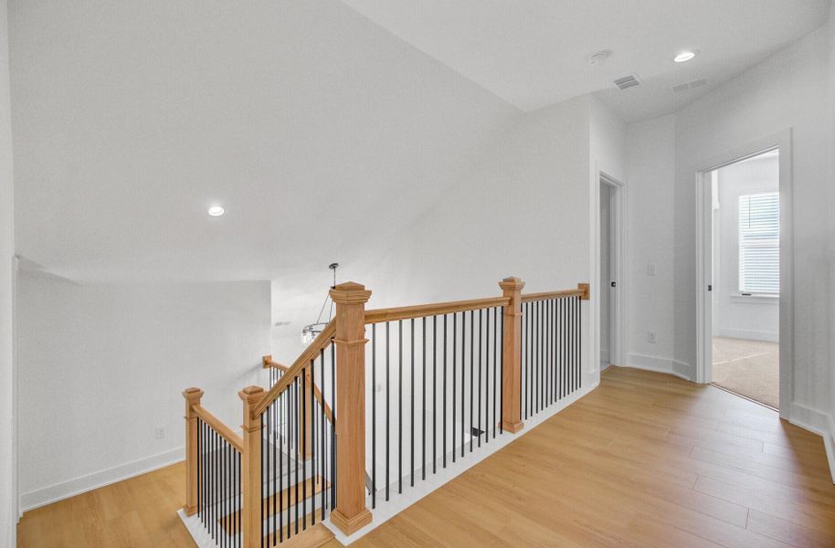 Spacious, unfurnished interior of a new home in , Summerville (Image 27).