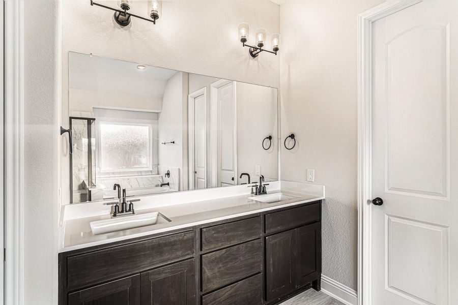 Furnished interior view inside a new home in Deer Pines, Conroe (Image 11). Furnished interior view inside a new home in Deer Pines, Conroe (Image 11).