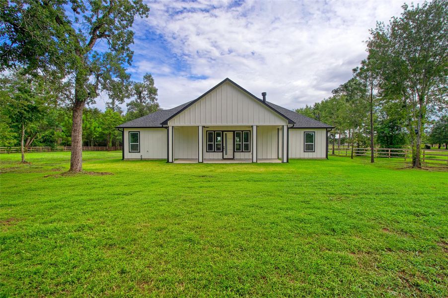 Exterior details and patio area of a home in , Plantersville (Image 4).