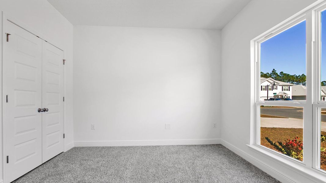 Spacious, unfurnished interior of a new home in Owl's Head Farms, Freeport (Image 20).