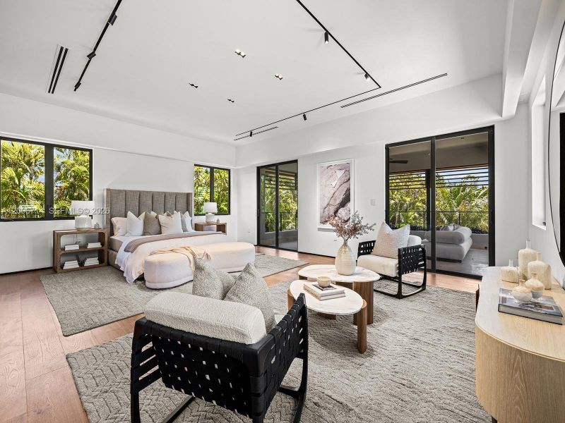 Furnished interior view inside a new home in , Pinecrest (Image 7).