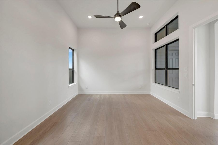 Spacious, unfurnished interior of a new home in Sienna - Landmark Row Collection, Missouri City (Image 12). Spacious, unfurnished interior of a new home in Sienna - Landmark Row Collection, Missouri City (Image 12).