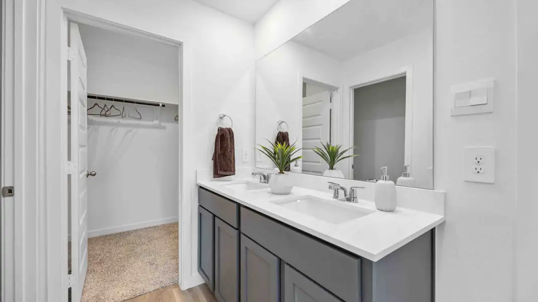 Furnished interior view inside a new home in Highland Court, Houston (Image 3).
