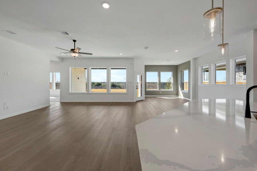 Spacious, unfurnished interior of a new home in The Grand Prairie 50’, Hockley (Image 32).