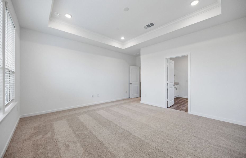 Spacious, unfurnished interior of a new home in Mavera, Conroe (Image 22).