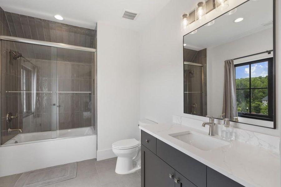 Furnished interior view inside a new home in Lyndon Creek, Milton (Image 41).