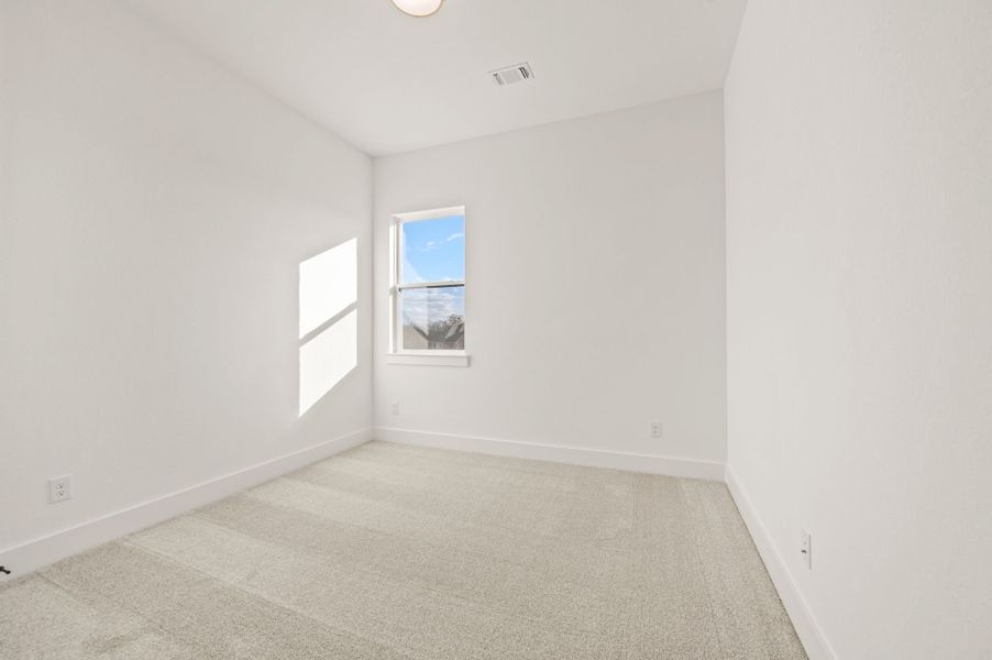 Spacious, unfurnished interior of a new home in Rocky Top Ranch, Reno (Image 37).