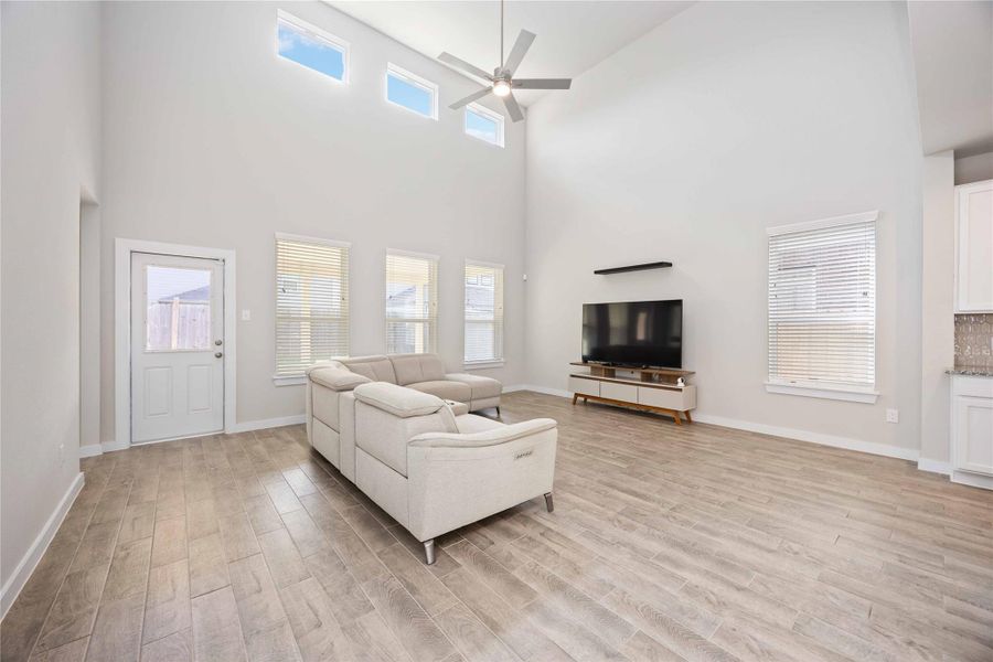 Furnished interior view inside a new home in Eagle Landing, Houston (Image 14). Furnished interior view inside a new home in Eagle Landing, Houston (Image 14).