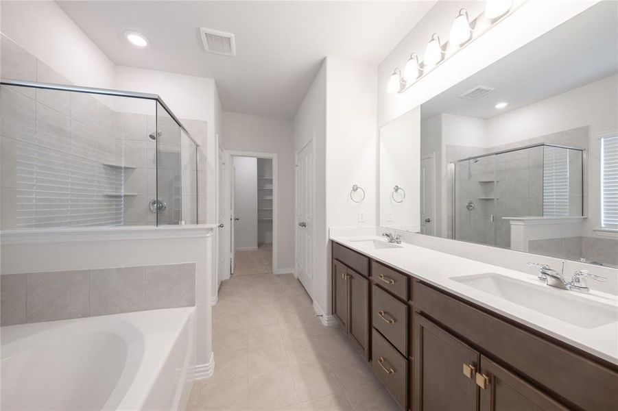 Furnished interior view inside a new home in Lake Pointe: Lake Pointe at Paloma Creek, Little Elm (Image 9).