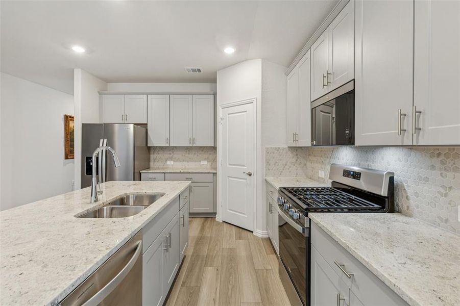 Furnished interior view inside a new home in Westmoor, Sherman (Image 19).