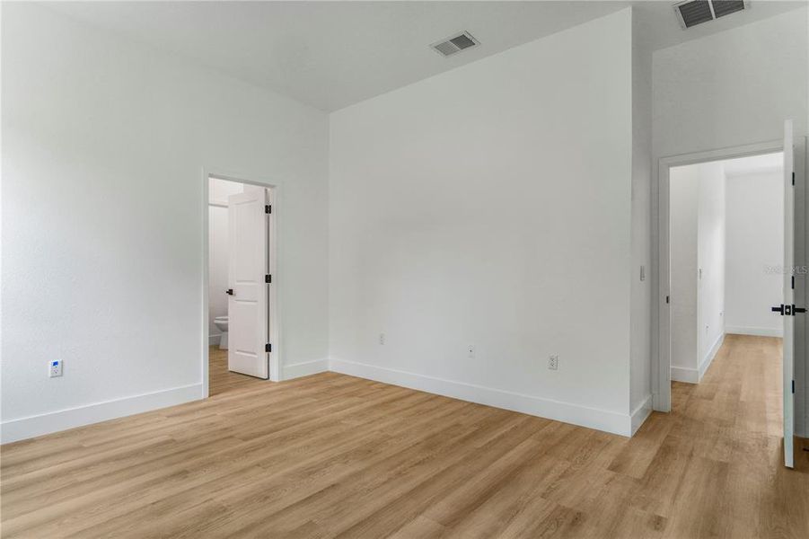 Spacious, unfurnished interior of a new home in , Dunnellon (Image 29). Spacious, unfurnished interior of a new home in , Dunnellon (Image 29).