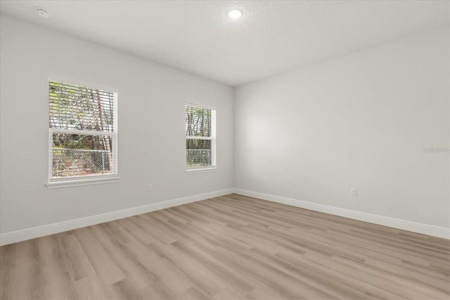 Spacious, unfurnished interior of a new home in , Ocala (Image 26).