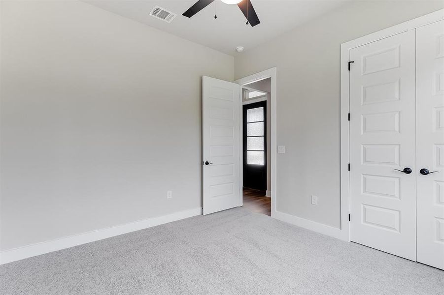 Spacious, unfurnished interior of a new home in , Marble Falls (Image 14).